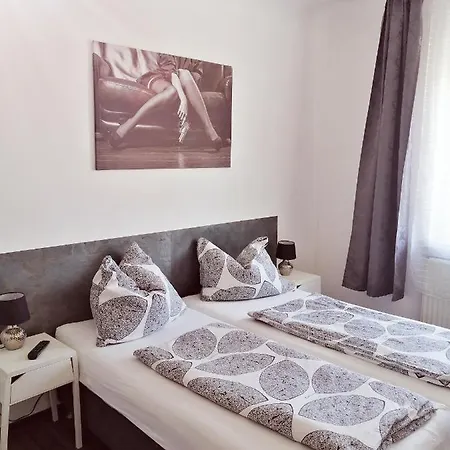 Betterhome Am Stadion I Free Parking I Self Check-in Apartment *